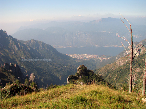 vista del lago di como dal rifugio Elisa